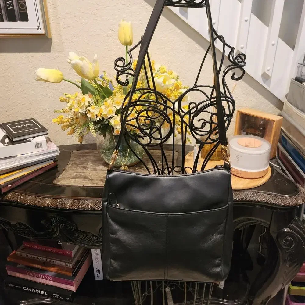 Tory burch leather shoulder bag